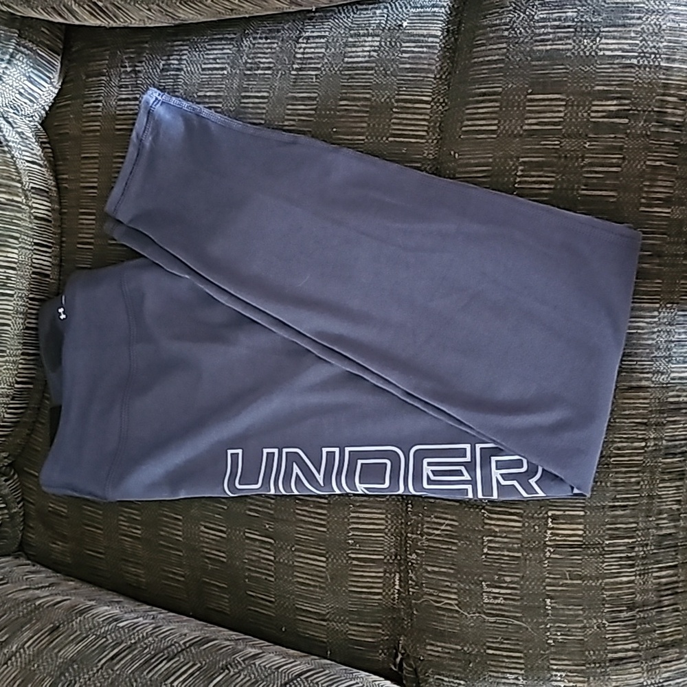 Ladies Under Armour leggings.